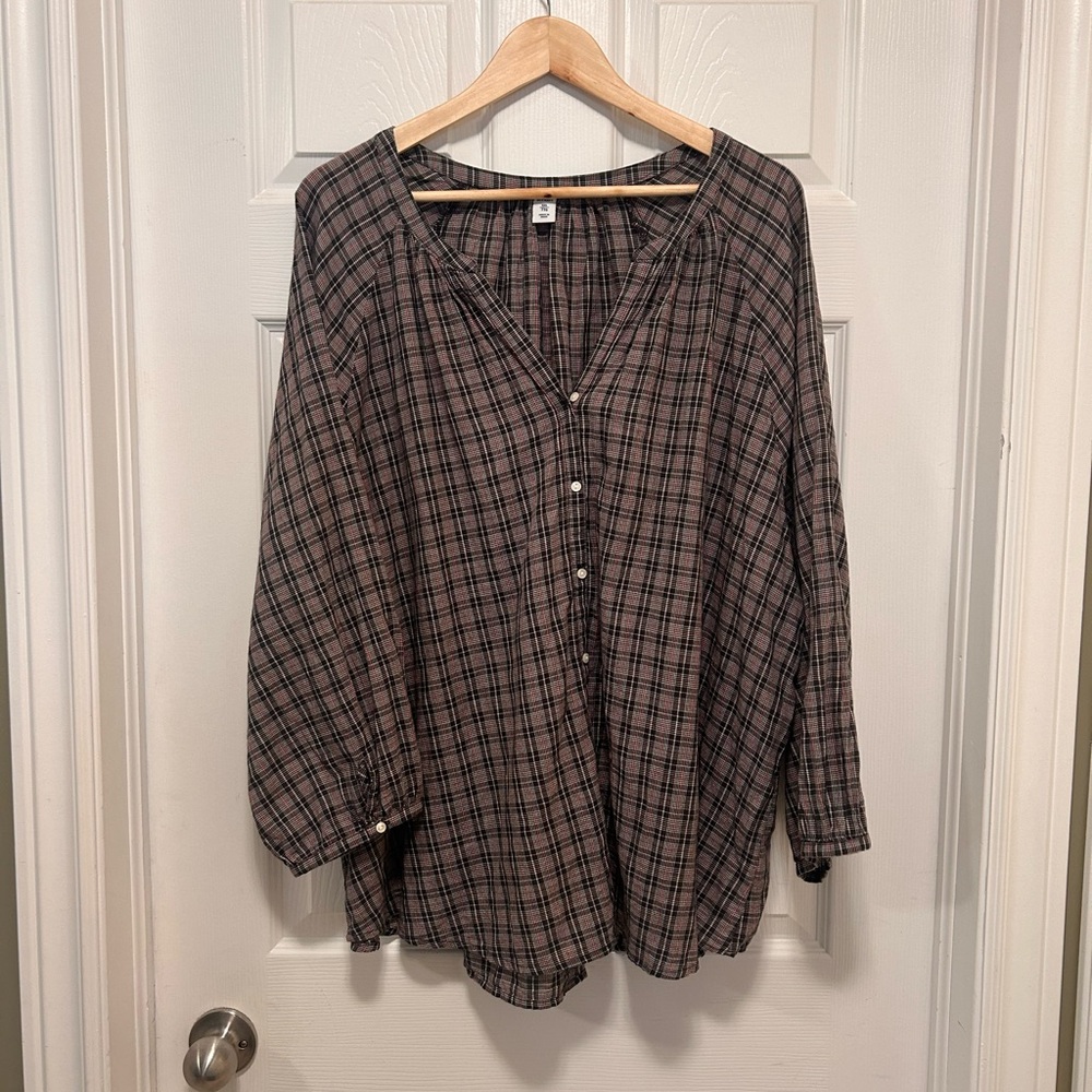 Old Navy, plaid button up blouse, size XXL.